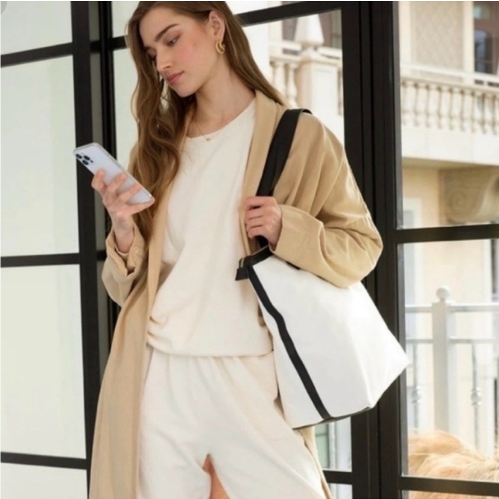 Walter Baker Canvas Carly Weekender, White/Black,